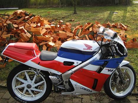 Honda VFR 400R NC30 billede 1