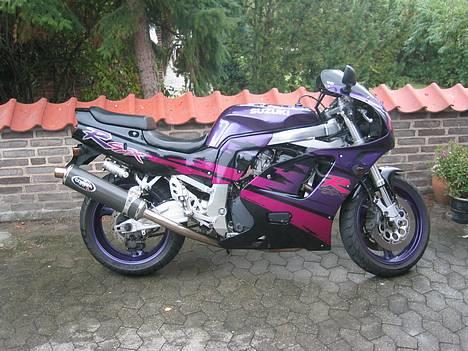 Suzuki GSX - 750 R billede 2