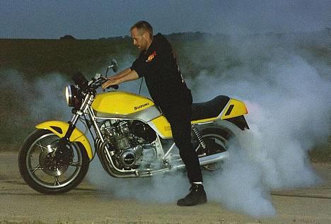 Suzuki GSX 1100 - Ny-indkøbt legetøj 2002! billede 1