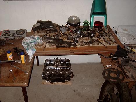 Kawasaki Z 650 B1 (solgt) - Her er lidt flere stumper. billede 5