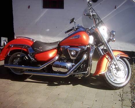 Suzuki VL 1500 - Ny farve anno 2004 billede 2