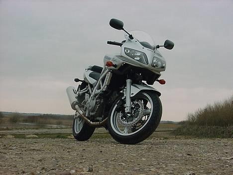 Suzuki SV650S k3 -[SOLGT]- - Som den så ud fra ny billede 4