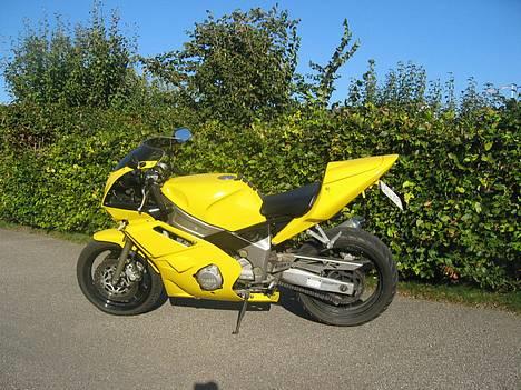 Yamaha FZR 600 -- SOLGT-- billede 4