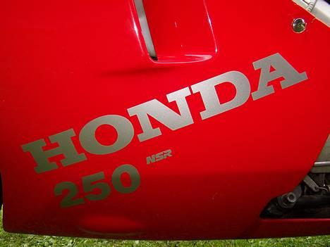Honda Nsr 250 - Jeg er lidt ked af min forlygte... Syntes den er lidt lille... billede 3