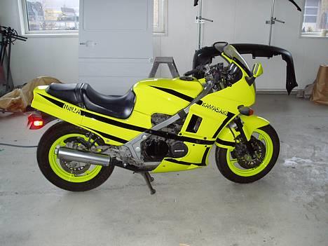 Kawasaki GPZ600R billede 1