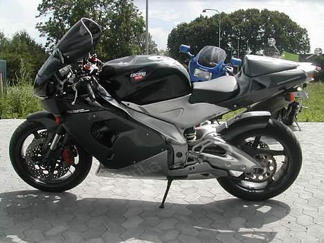 Aprilia RSV 1000 billede 4