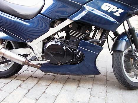 Kawasaki GPZ 500 S SOLGT billede 2