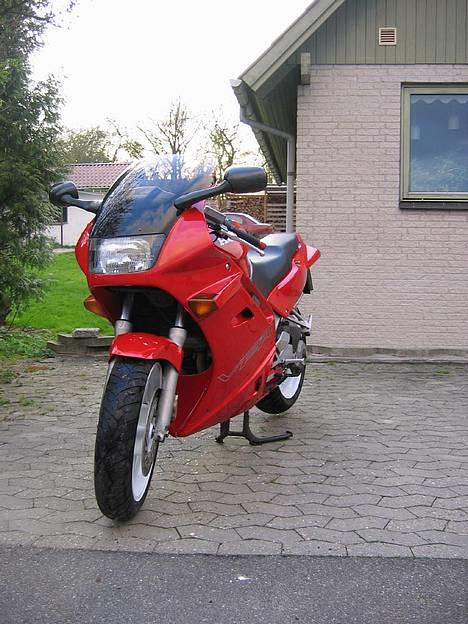 Honda VFR 750 F billede 3