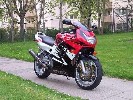 Honda CBR 600 F3 billede 2