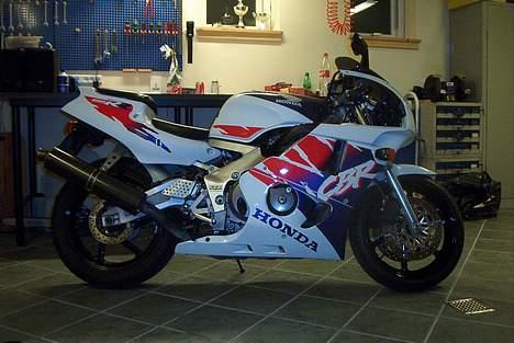 Honda CBR 400 rr fireblade - Sådan så den ud da jeg købte den  billede 1