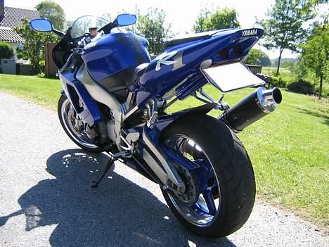 Yamaha yzf r1 billede 5
