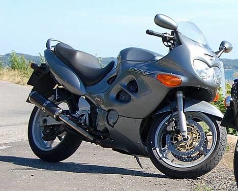 Suzuki GSX-750F SOLGT billede 2