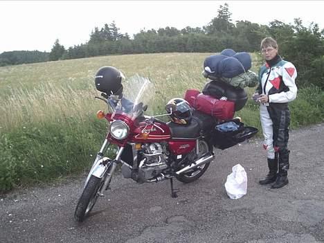 Honda CX 500 Standart - Honda´en er læsset ti lTræf på toppen i skagen + kærsten billede 2