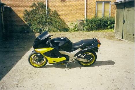 Kawasaki ZZ-R 1100 billede 4