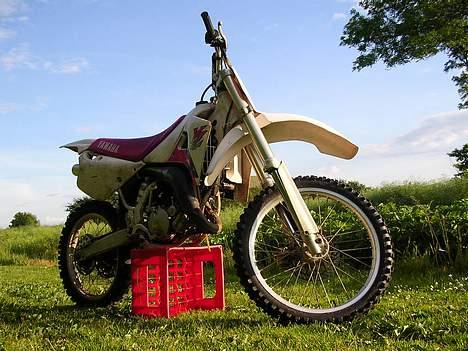 Yamaha YZ 125 - Nyvasket, men ikke helt ren :) 2 billede 3