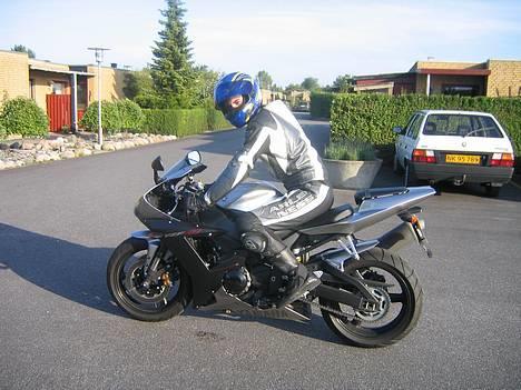 Yamaha YZF-R1 billede 3