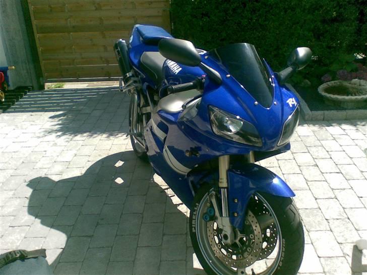 Yamaha Yzf R1 billede 1