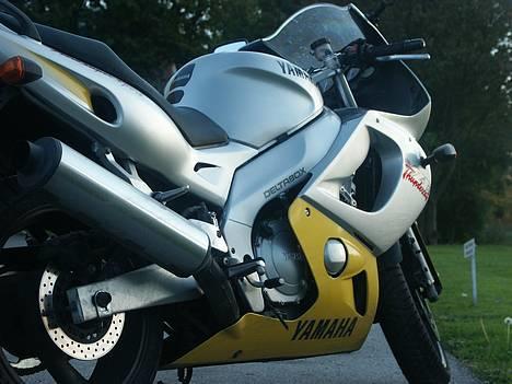 Yamaha YZF600RThundercat (SOLGT) billede 1