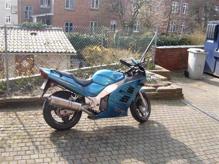 Suzuki RF 600 billede 1