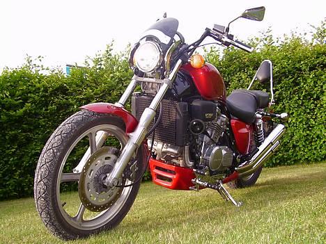 Honda VF 750 RC 28 Super Magna billede 1