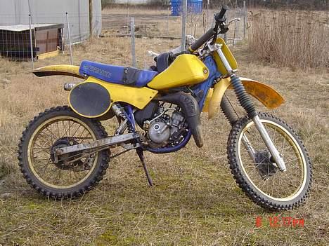 Suzuki rm 85 {solgt} - gammel sag med en rigtig god motor...... billede 1