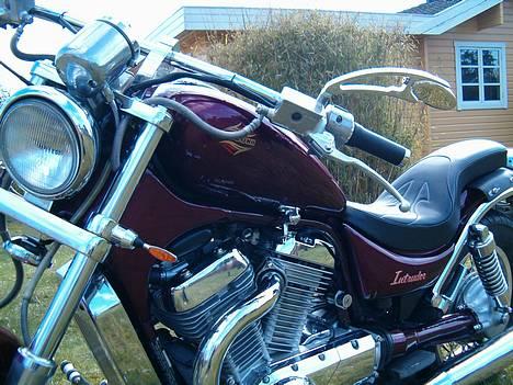 Suzuki Intruder. SOLGT billede 6