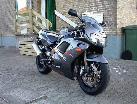 Honda CBR900RR Fireblade SOLGT billede 1