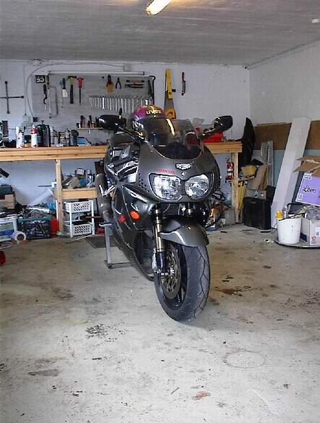 Honda CBR900RR Fireblade SOLGT billede 2