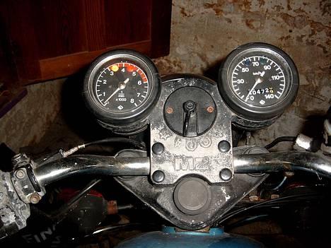 MZ ETZ 150 ( røgmaskine ) - fandme Mz stil... det falder ikk i min smag... føj billede 2