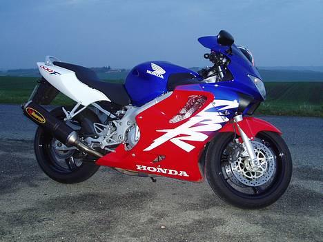 Honda CBR 600 F4 (Hjørring) - Det var så det.. Dyr underholdning.. billede 4