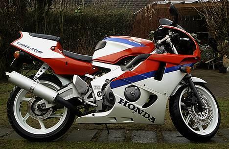 Honda CBR 400 RR FireBlade RIP billede 2