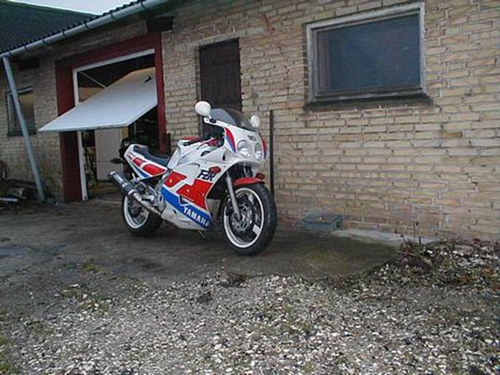 Yamaha FZR1000 billede 1