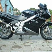 Honda VFR750F