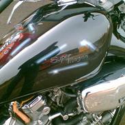 Honda super magna
