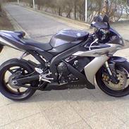 Yamaha R1