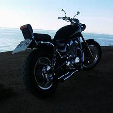 Suzuki vs 700 intruder