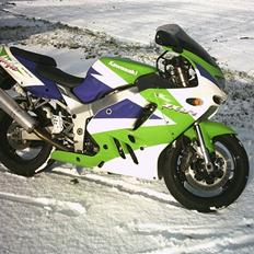 Kawasaki ZX9r