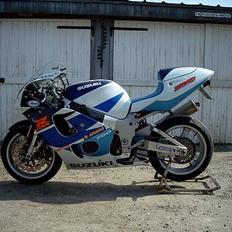 Suzuki gsxr 750