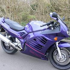 Suzuki RF 900 R