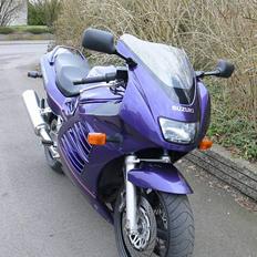 Suzuki RF 900 R