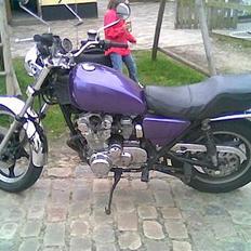 Suzuki GS550L