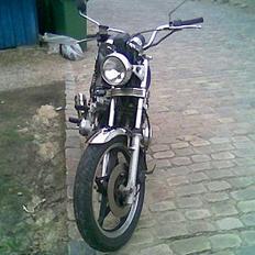 Suzuki GS550L
