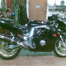 Suzuki GSXR 400 R SOLGT*SOLGT