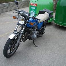 Suzuki GS550 E