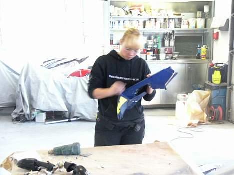 Honda CBR 600 F3 SOLGT - Slibe slibe....puha, det er hårdt arbejde at lege autolakerer for en dag :-) billede 12