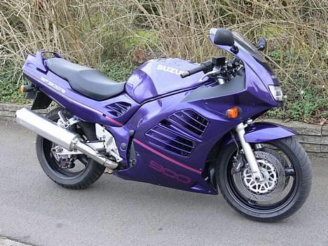 Suzuki RF 900 R - Så blev cyklen vasket og strøget billede 1