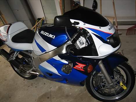 Suzuki GSXR600 >SOLGT< billede 2