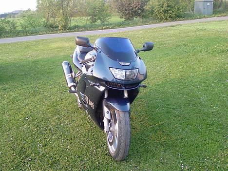 Kawasaki ZX9R (solgt) billede 2