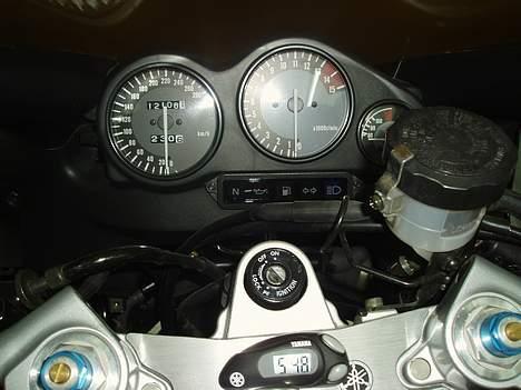 Yamaha YZF 600 R ( SOLGT ) - Klokken er lidt over 12 billede 4