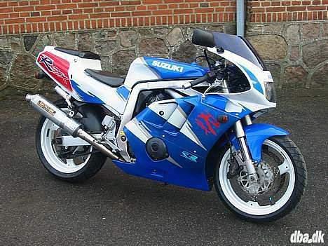 Suzuki GSXR 400 ***SOLGT*** billede 2